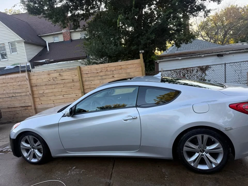 2011 Hyundai Genesis Coupe - Image 4 of 13