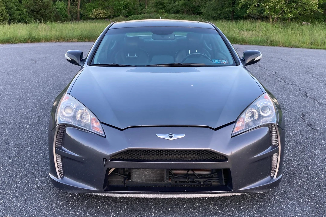 2011 Hyundai Genesis Coupe - Image 2 of 27