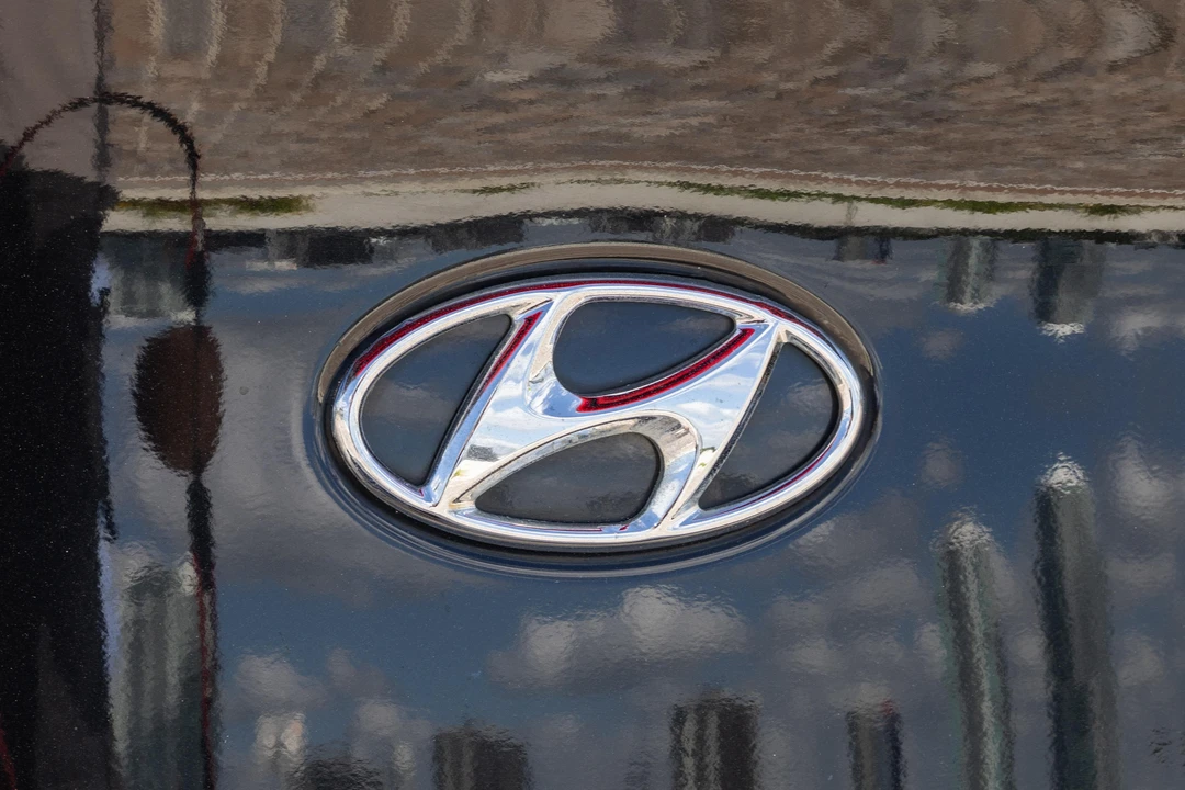 2011 Hyundai Genesis Coupe - Image 28 of 31