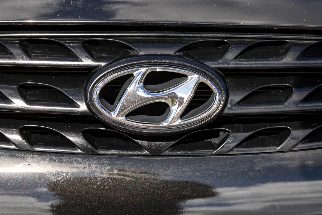 2011 Hyundai Genesis Coupe - Image 16 of 31