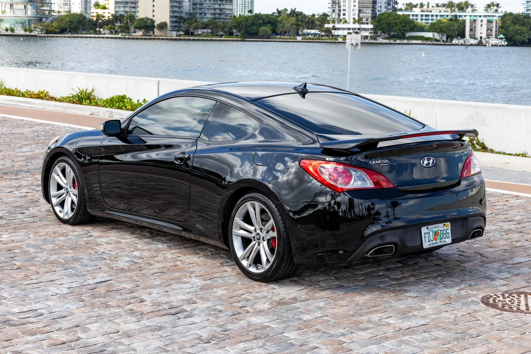 2011 Hyundai Genesis Coupe - Image 8 of 31