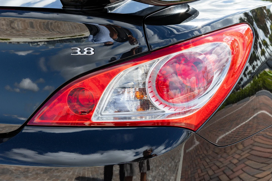 2011 Hyundai Genesis Coupe - Image 29 of 31