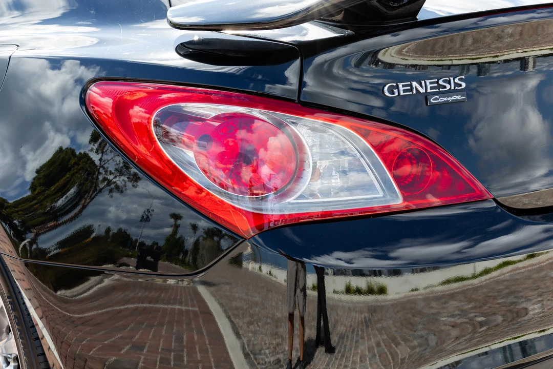 2011 Hyundai Genesis Coupe - Image 26 of 31