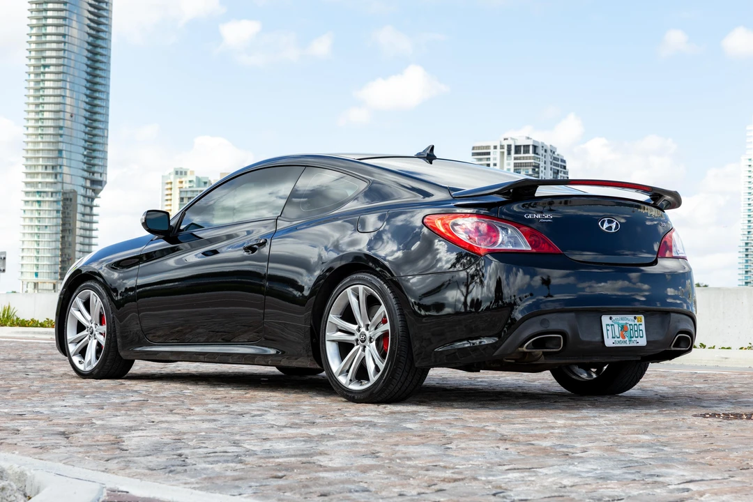 2011 Hyundai Genesis Coupe - Image 9 of 31
