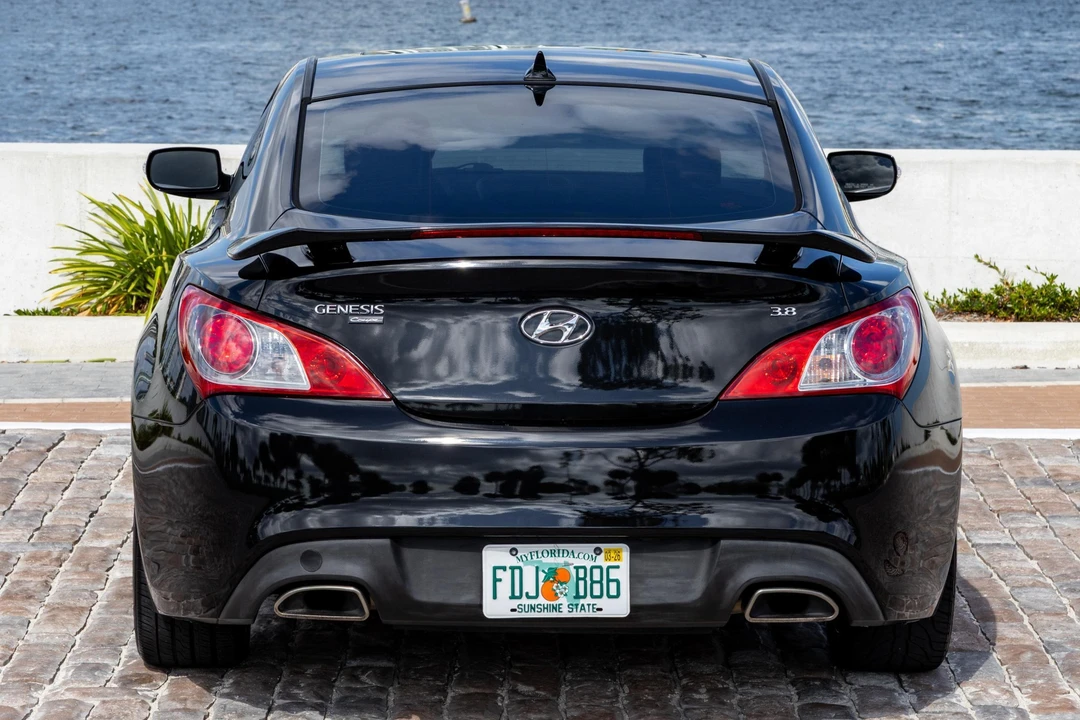 2011 Hyundai Genesis Coupe - Image 5 of 31