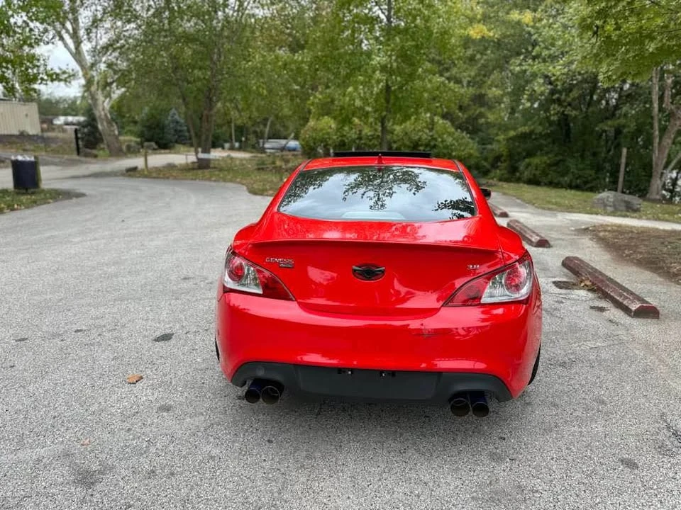 2011 Hyundai Genesis Coupe - Image 4 of 8