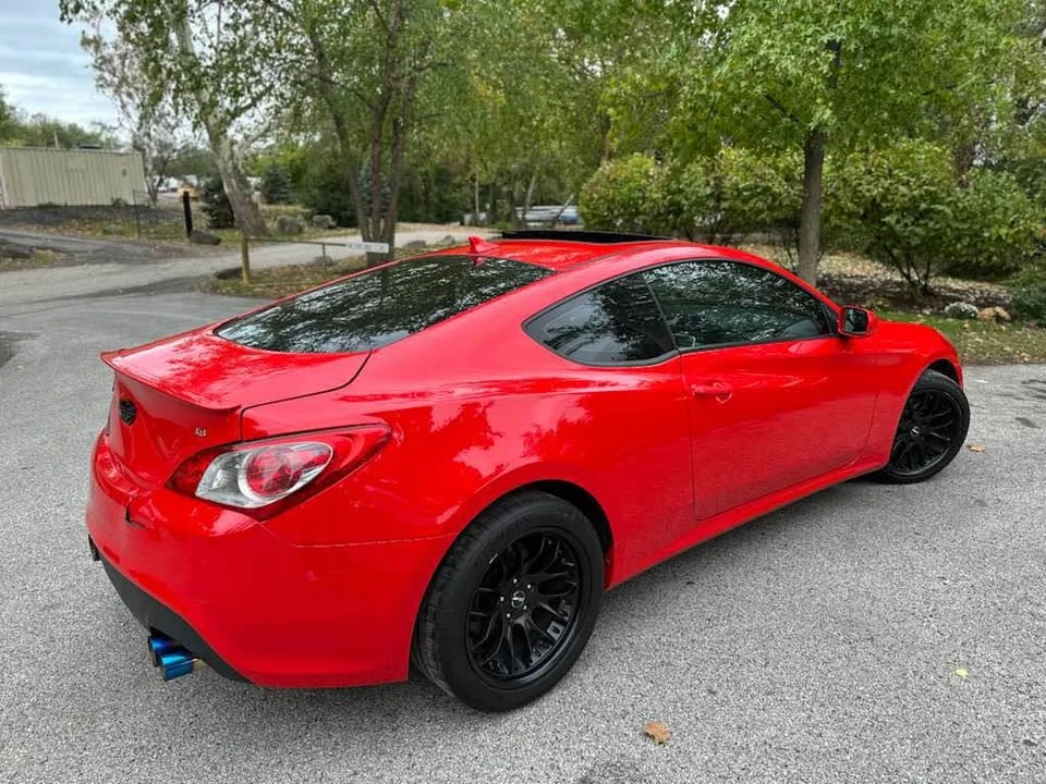2011 Hyundai Genesis Coupe - Image 2 of 8