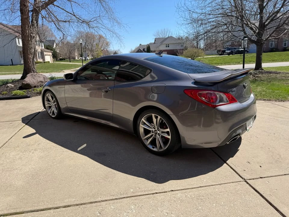 2011 Hyundai Genesis Coupe - Image 6 of 10