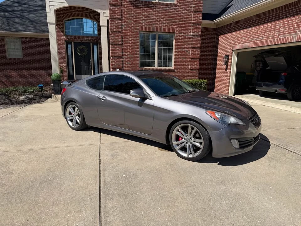 2011 Hyundai Genesis Coupe - Image 3 of 10