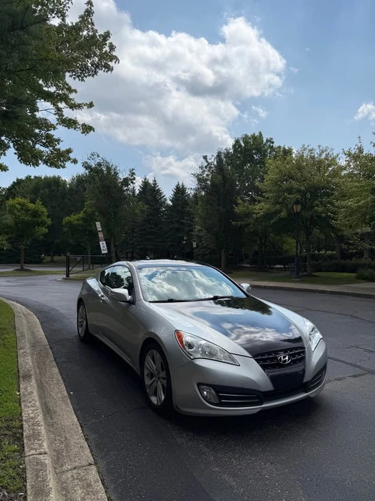 2011 Hyundai Genesis Coupe - Image 2 of 17