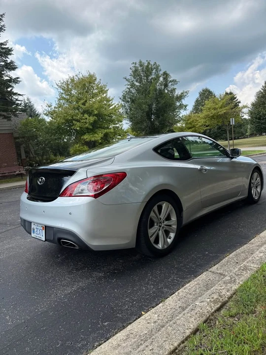 2011 Hyundai Genesis Coupe - Image 4 of 17