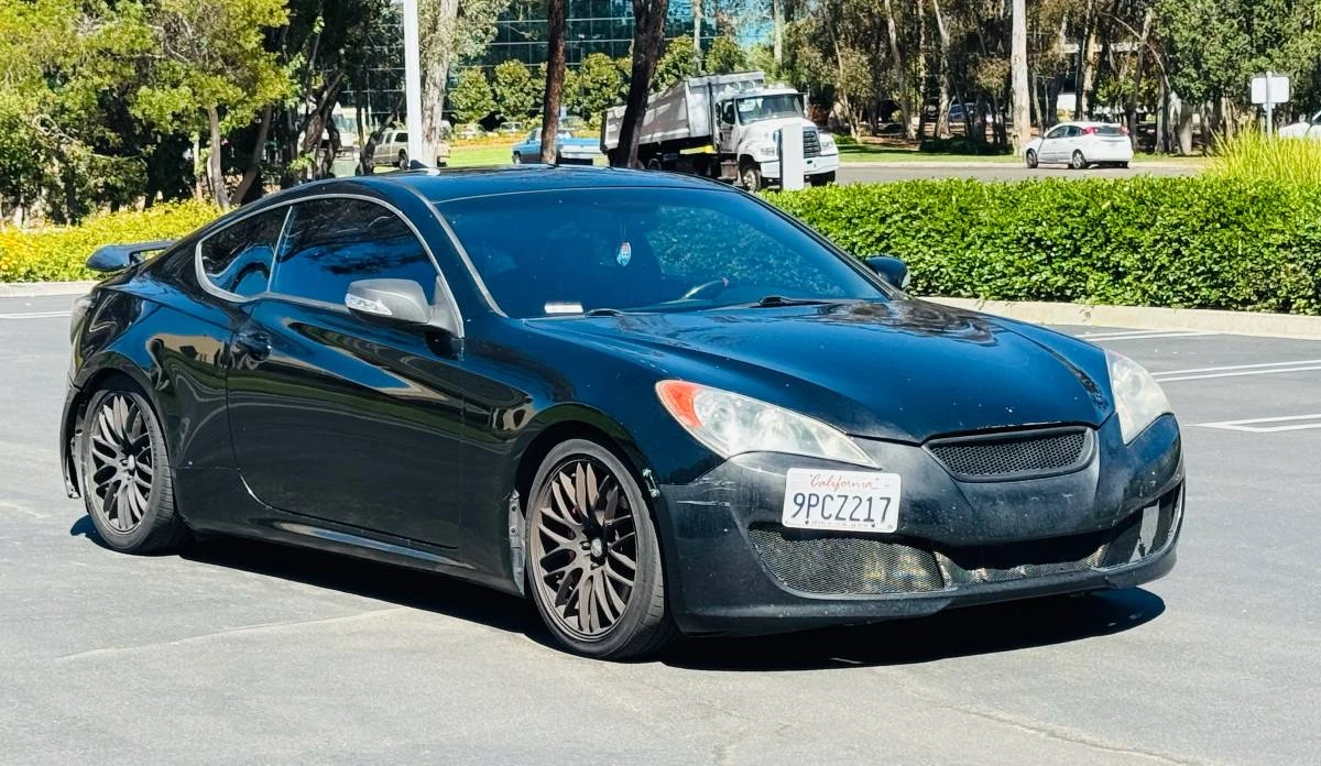 2011 Hyundai Genesis Coupe - Image 2 of 8