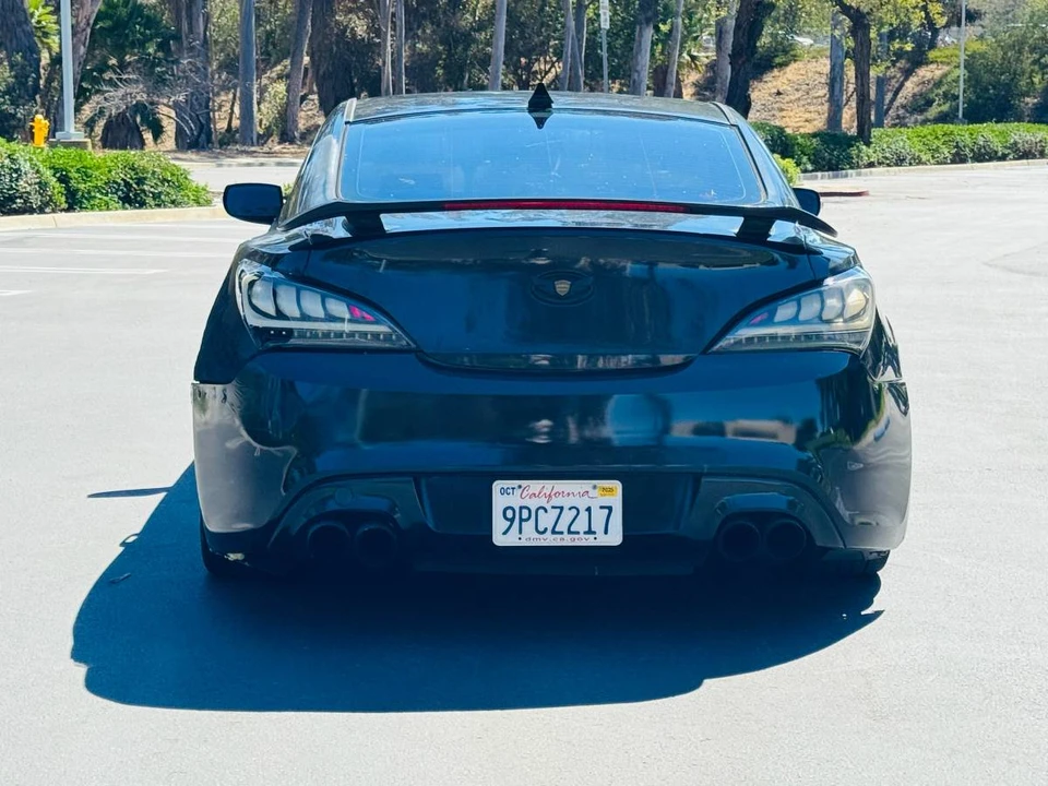 2011 Hyundai Genesis Coupe - Image 4 of 8