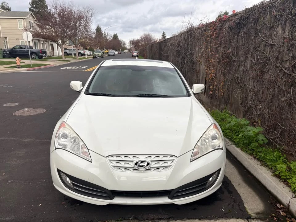 2011 Hyundai Genesis Coupe - Image 8 of 15