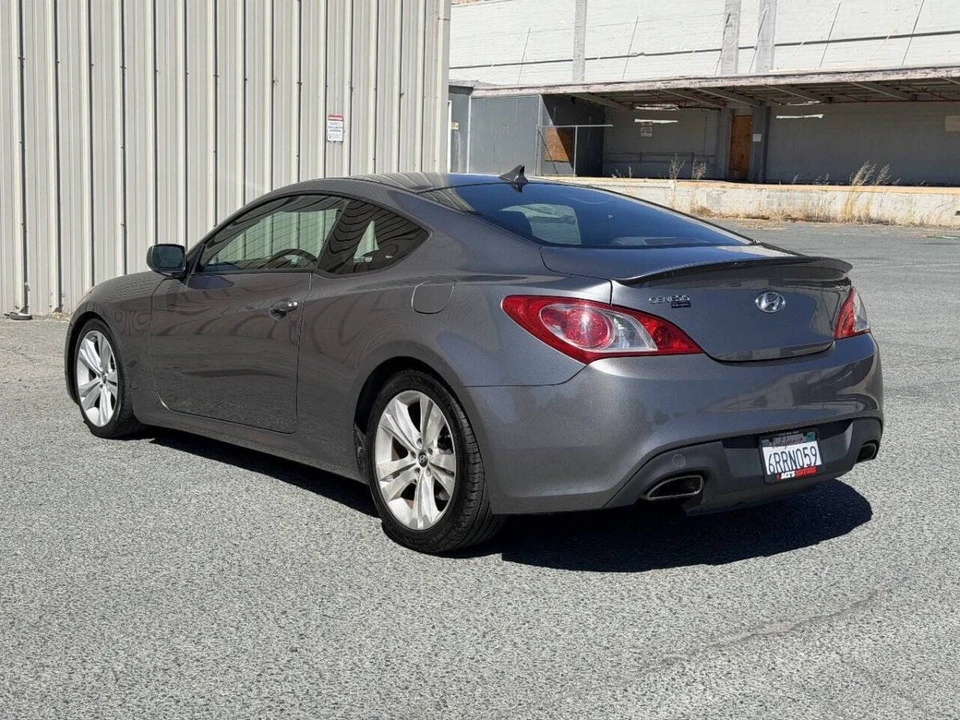 2011 Hyundai Genesis Coupe - Image 5 of 8