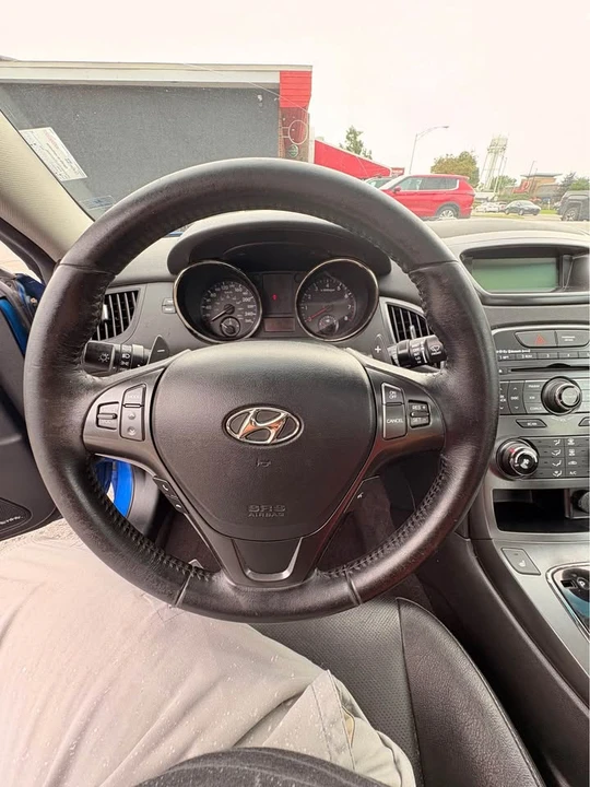 2011 Hyundai Genesis Coupe - Image 8 of 15