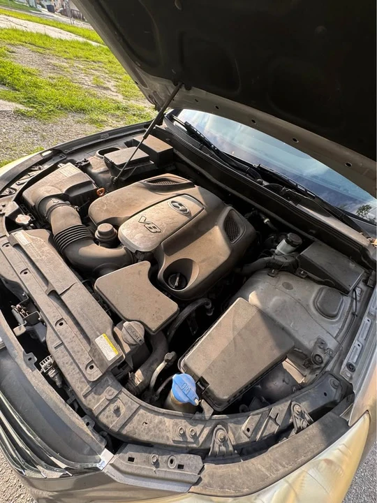 2011 Hyundai Genesis Coupe - Image 16 of 17