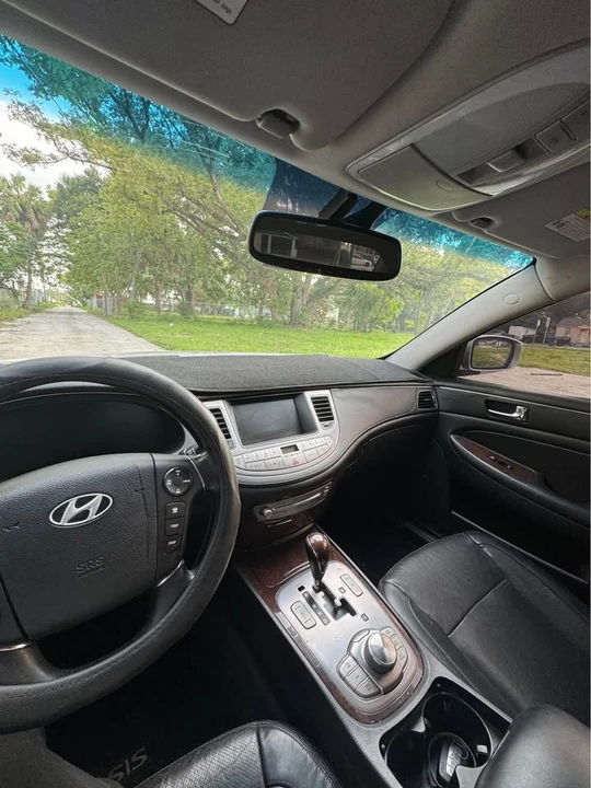 2011 Hyundai Genesis Coupe - Image 7 of 17