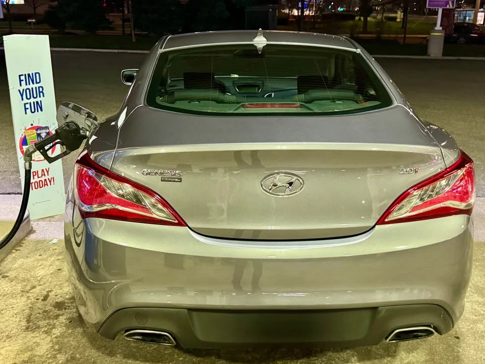 2011 Hyundai Genesis Coupe - Image 11 of 17