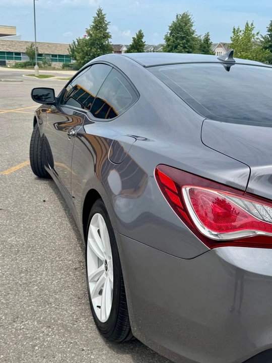 2011 Hyundai Genesis Coupe - Image 16 of 17