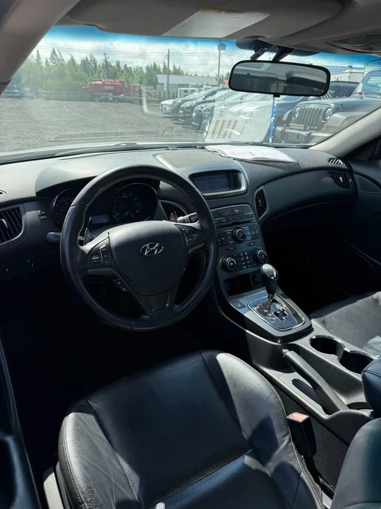 2011 Hyundai Genesis Coupe - Image 7 of 8