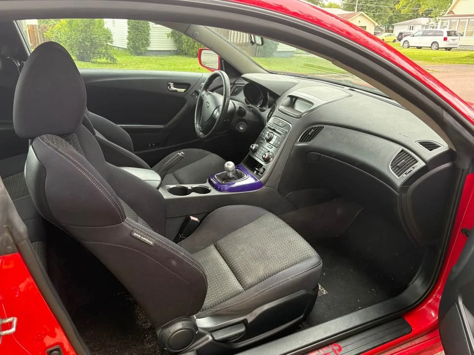 2011 Hyundai Genesis Coupe - Image 5 of 12