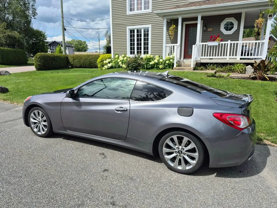 2011 Hyundai Genesis Coupe - Image 2 of 11