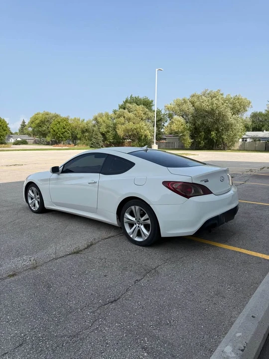 2011 Hyundai Genesis Coupe - Image 3 of 12