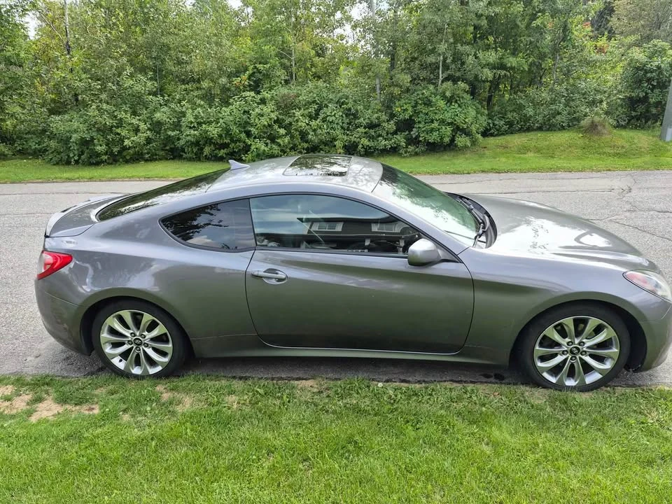 2011 Hyundai Genesis Coupe - Image 4 of 11