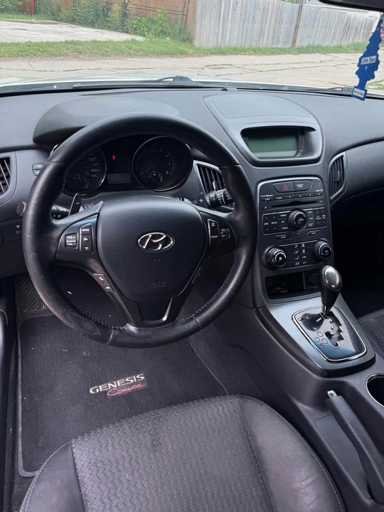 2011 Hyundai Genesis Coupe - Image 12 of 12