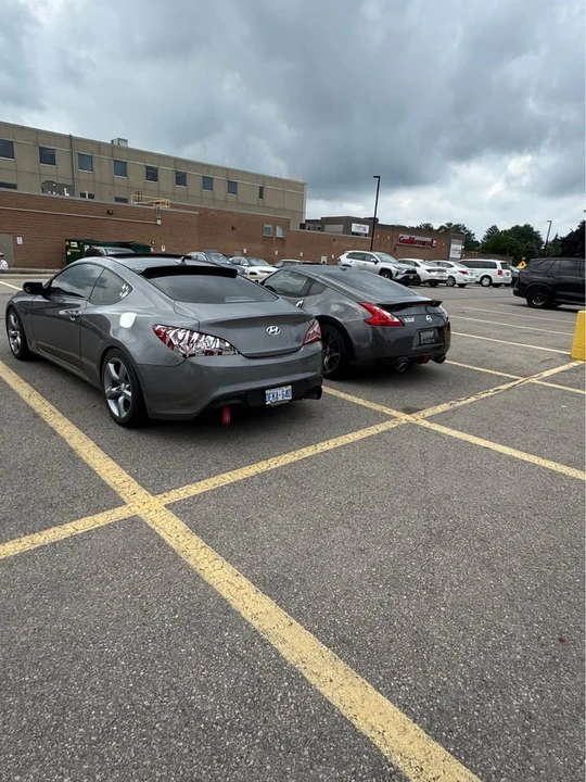2011 Hyundai Genesis Coupe - Image 2 of 4