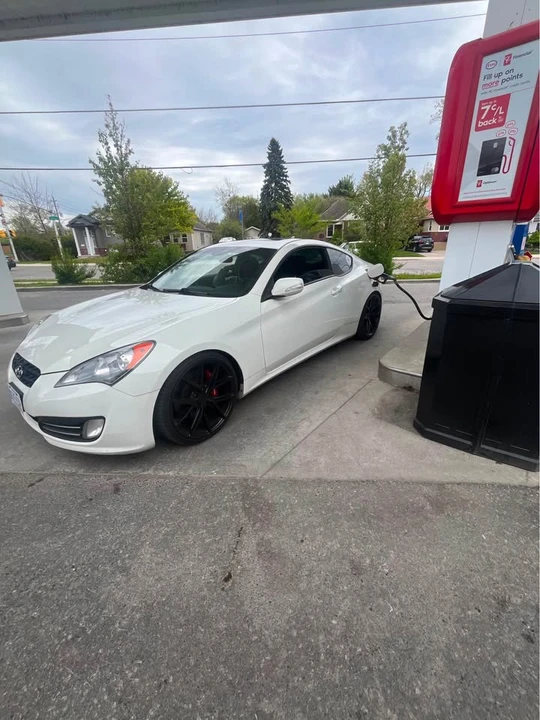 2011 Hyundai Genesis Coupe - Image 2 of 5