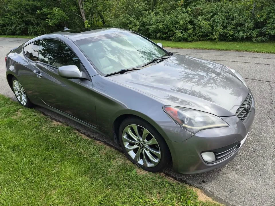 2011 Hyundai Genesis Coupe - Image 5 of 11