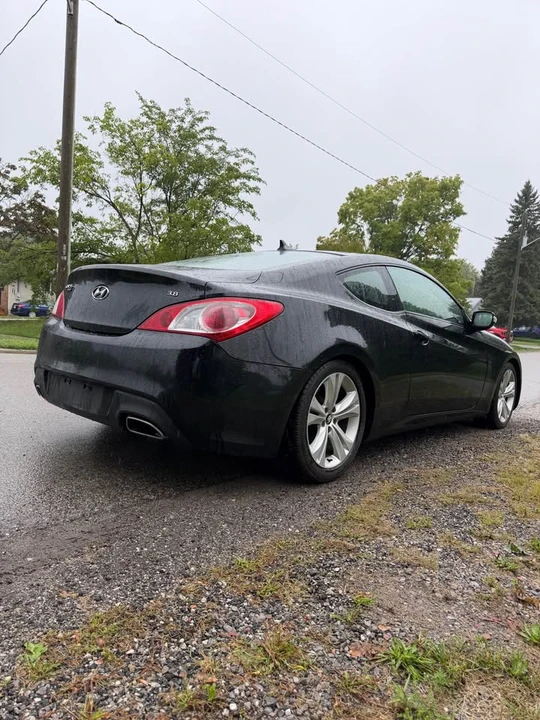 2011 Hyundai Genesis Coupe - Image 3 of 8