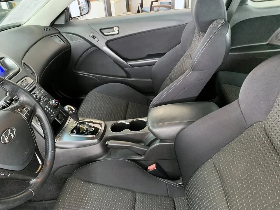 2011 Hyundai Genesis Coupe - Image 6 of 17