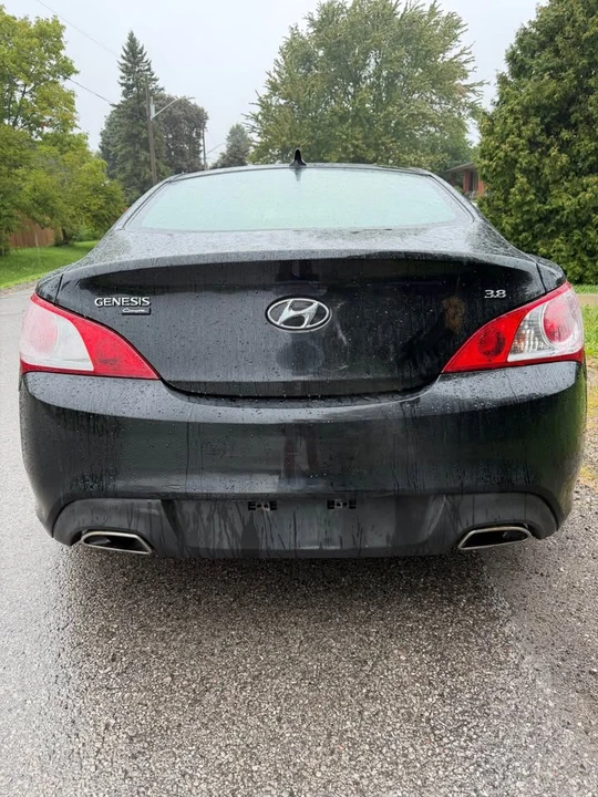 2011 Hyundai Genesis Coupe - Image 2 of 8