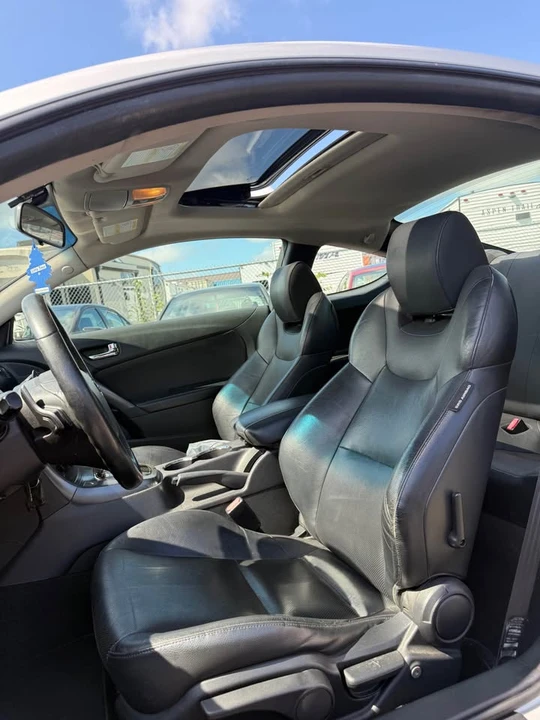 2011 Hyundai Genesis Coupe - Image 8 of 9