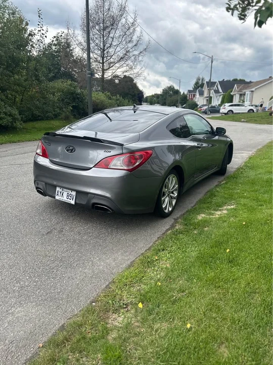 2011 Hyundai Genesis Coupe - Image 2 of 10