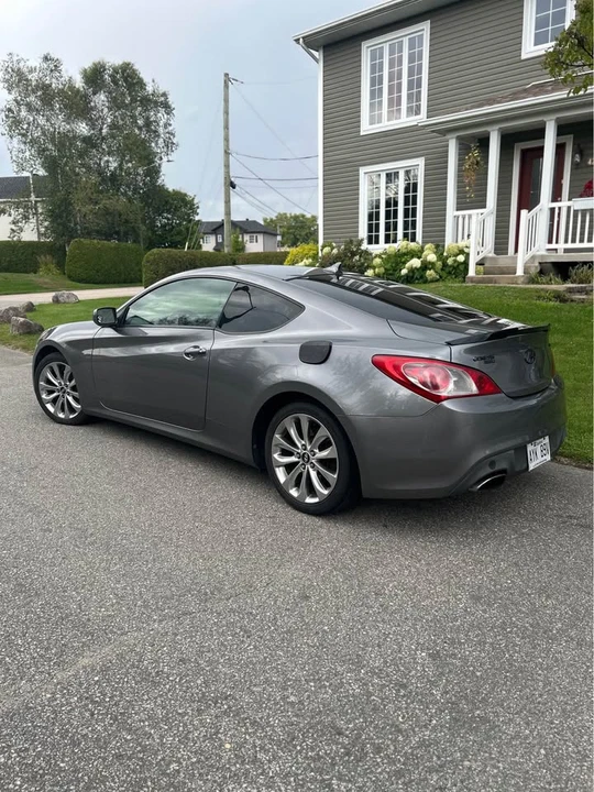 2011 Hyundai Genesis Coupe - Image 7 of 10