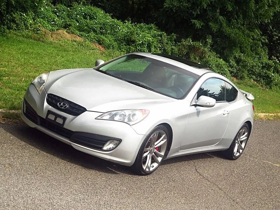 2011 Hyundai Genesis Coupe - Image 17 of 20