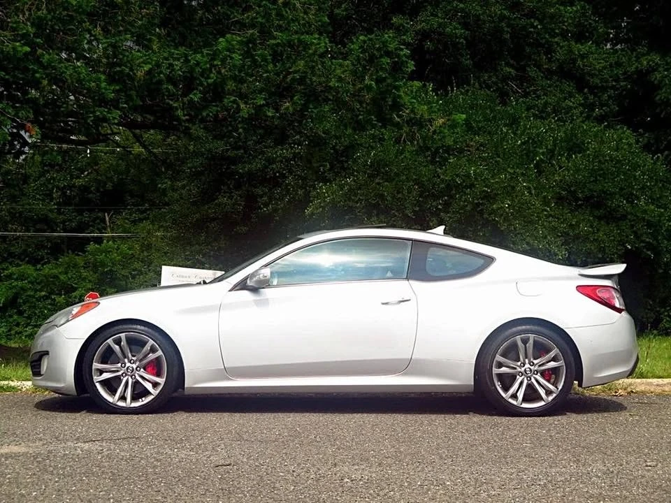 2011 Hyundai Genesis Coupe - Image 2 of 20