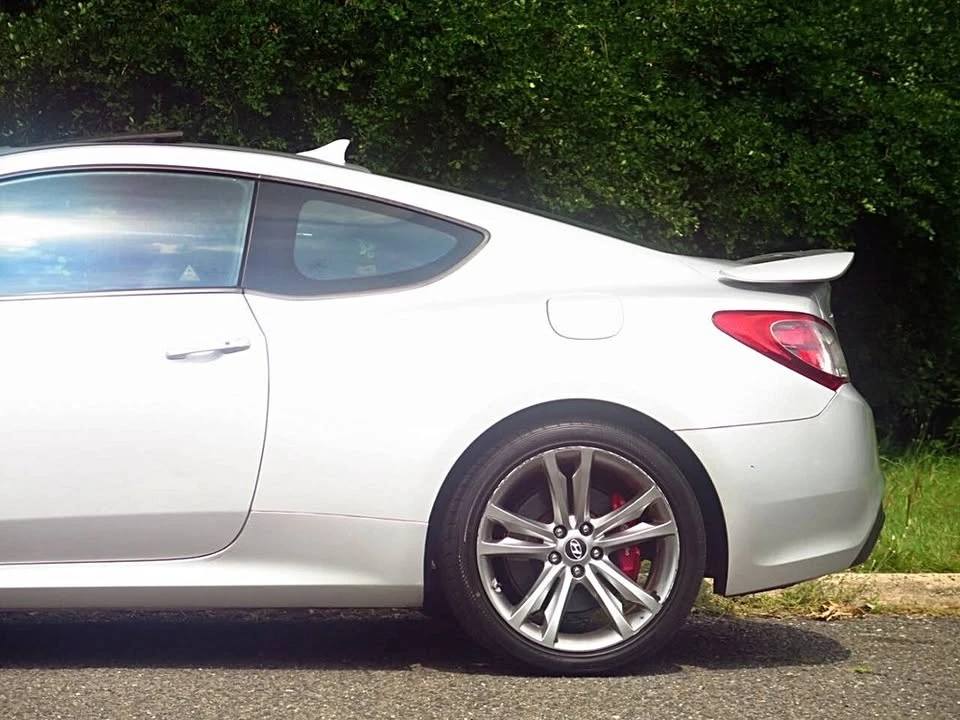 2011 Hyundai Genesis Coupe - Image 19 of 20