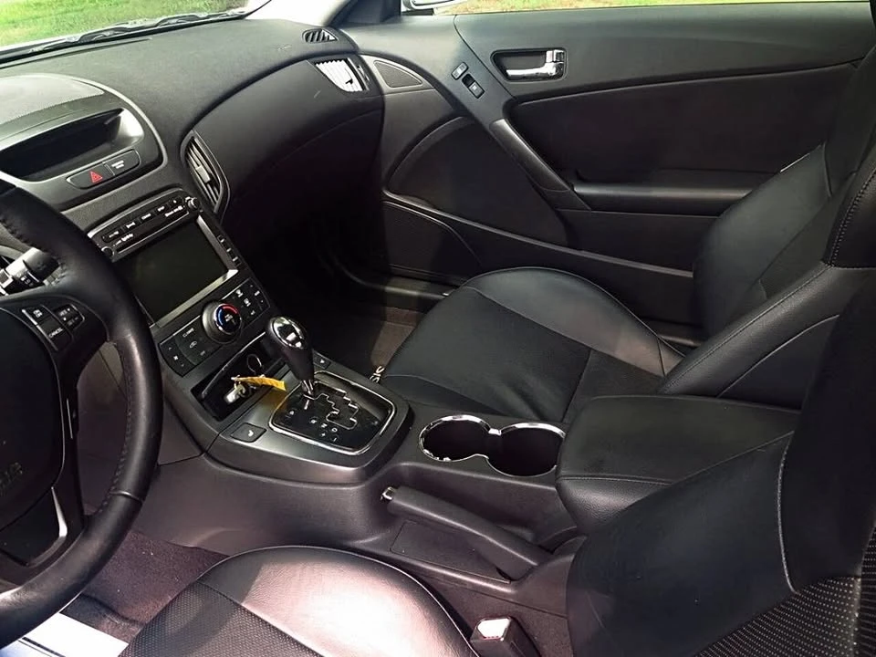 2011 Hyundai Genesis Coupe - Image 10 of 20