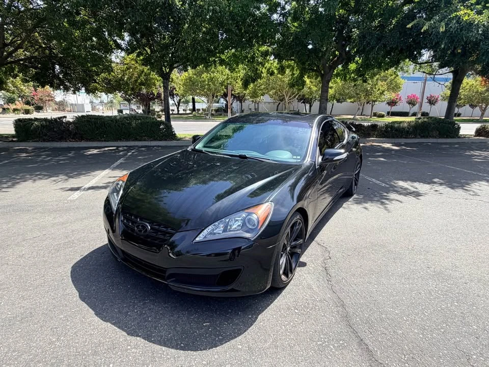 2011 Hyundai Genesis Coupe - Image 2 of 19