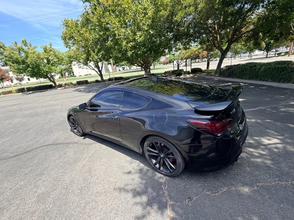 2011 Hyundai Genesis Coupe - Image 16 of 19
