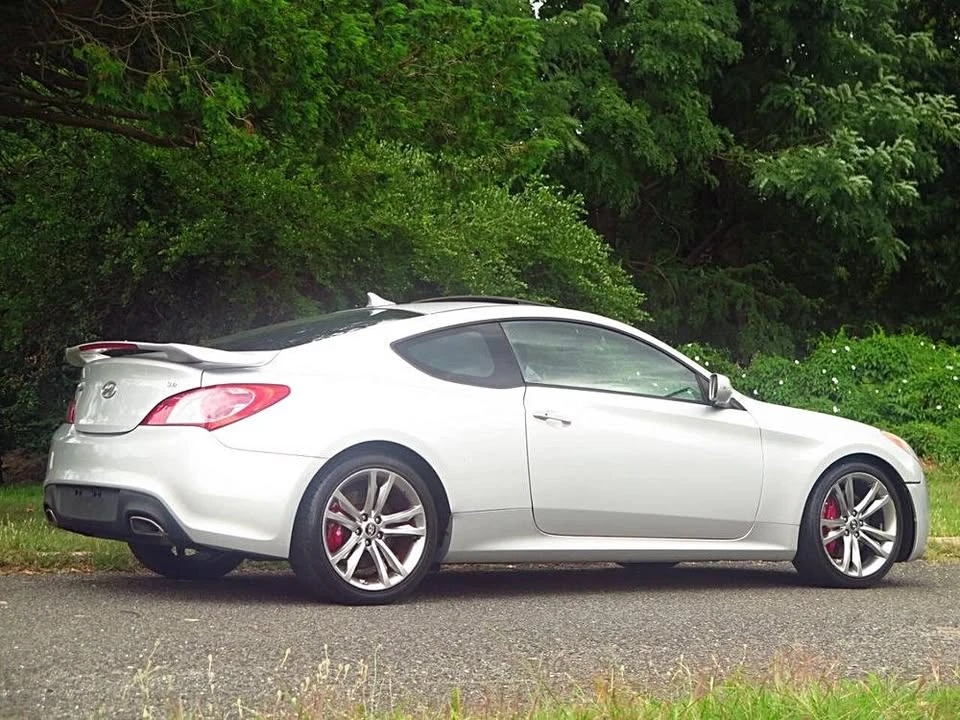 2011 Hyundai Genesis Coupe - Image 4 of 20