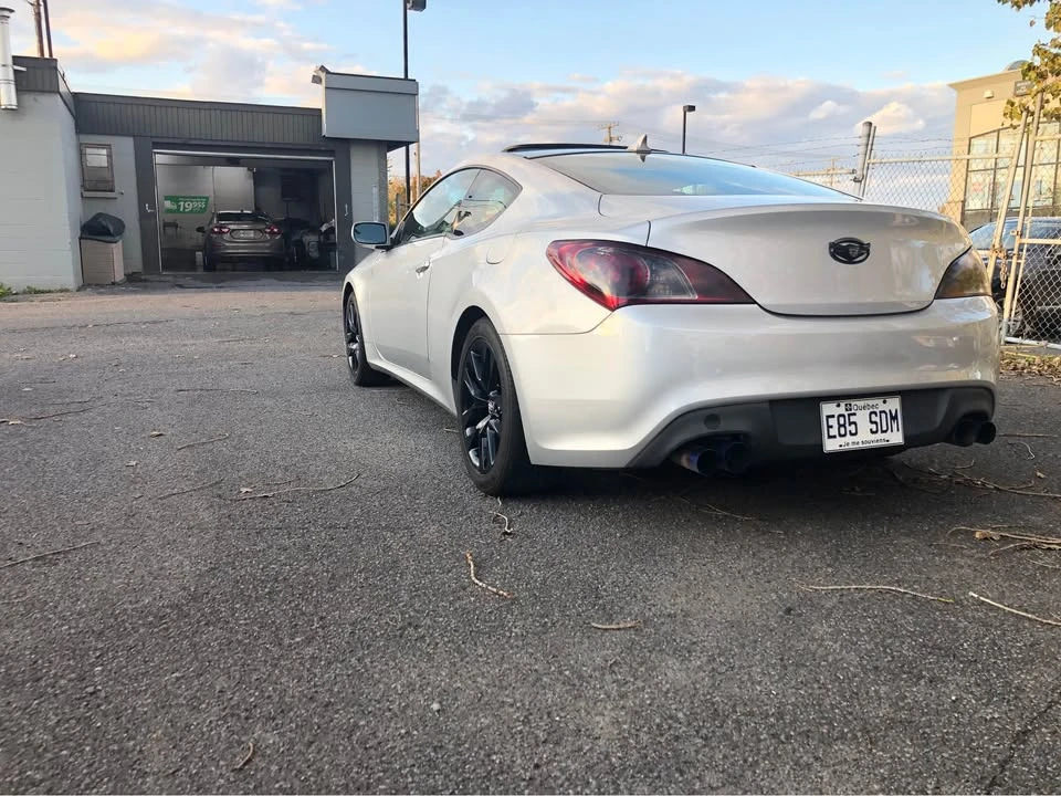 2011 Hyundai Genesis Coupe - Image 2 of 4