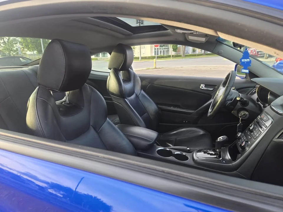 2011 Hyundai Genesis Coupe - Image 6 of 10