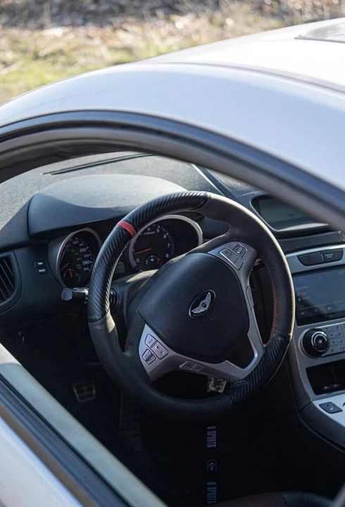 2011 Hyundai Genesis Coupe - Image 7 of 8