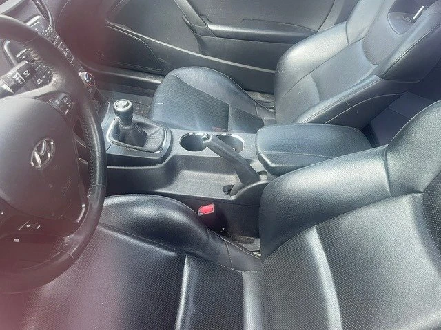 2011 Hyundai Genesis Coupe - Image 6 of 7